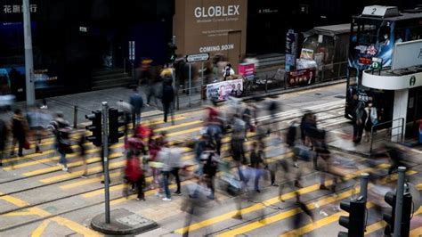 吉祥之兆|香港人口：移民潮下，香港统计数止跌回升是否真是“。